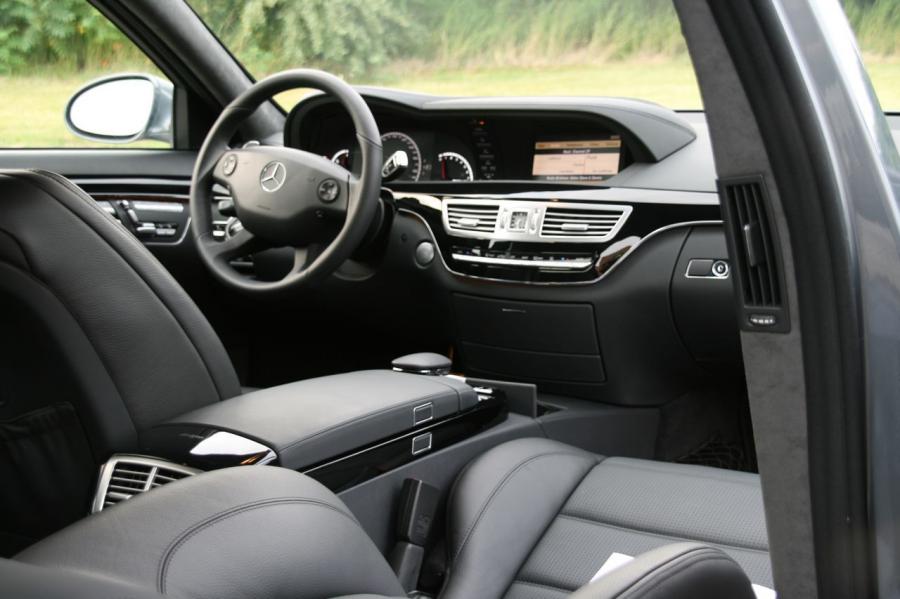  Mercedes-Benz S63 AMG 2008 года  (фото 24 из 42)